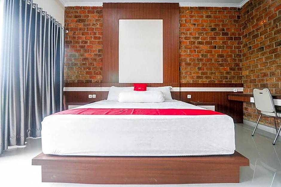 RedDoorz Plus near Kualanamu Airport Medan