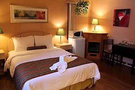 Deluxe Suite with Spa Bath