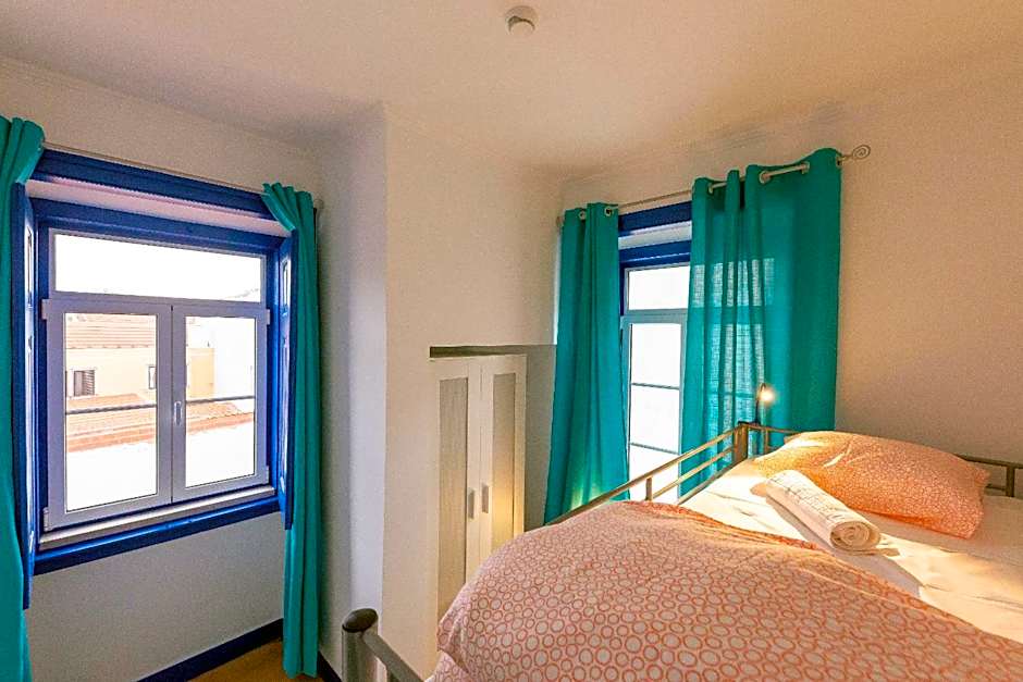 Help Yourself Hostels - Parede