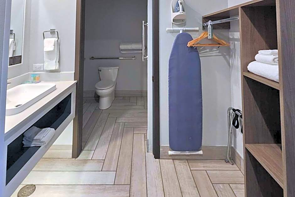 Edgewater Inn and Suites, Ascend Hotel Collection