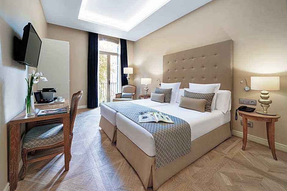 Lamaro Hotel