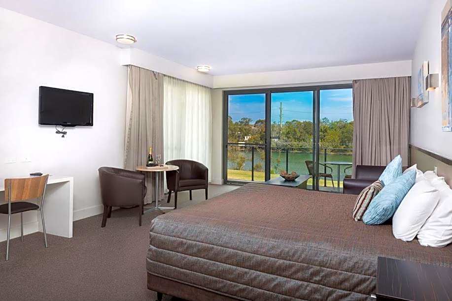 Macquarie 4 Star