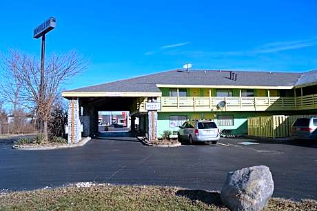 Brookville Inn By OYO Near Dayton International Airport