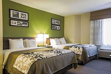 Queen Room with Two Queen Beds - Non-Smoking