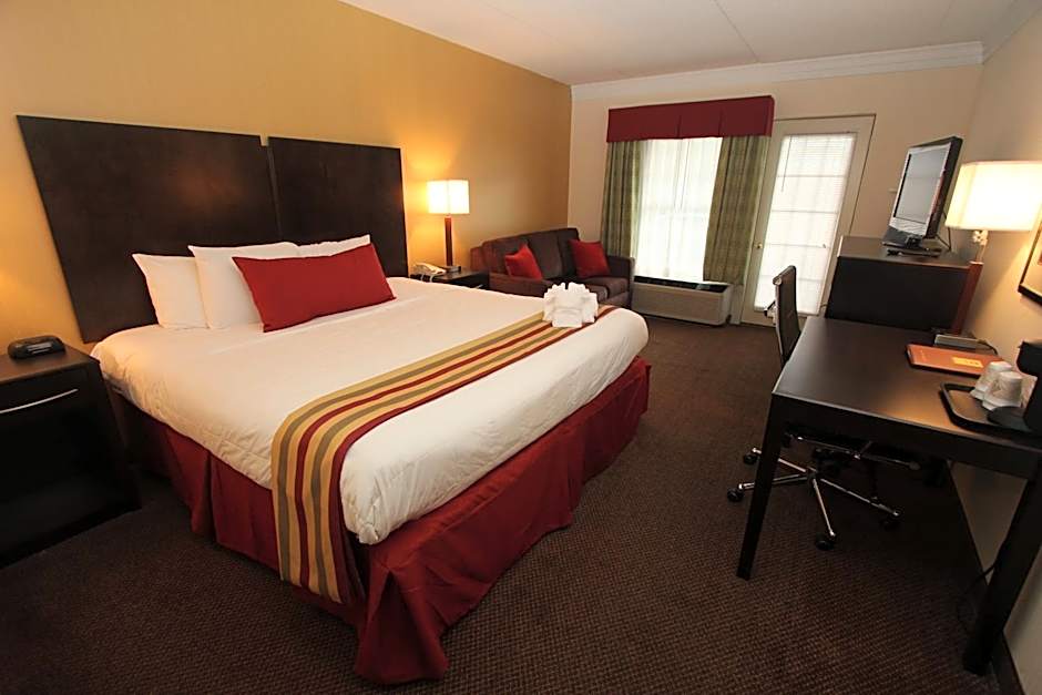 Black Bear Inn & Suites