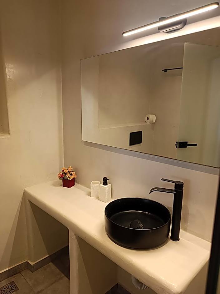 Ifestia Hotel