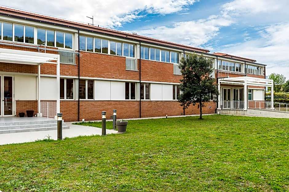 Eliopoli Beach Hostel & Restaurant