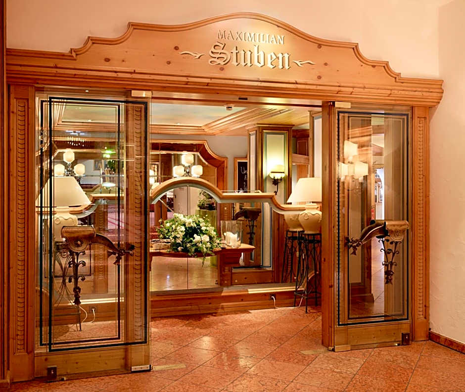 MAXIMILIAN Grand Hotel