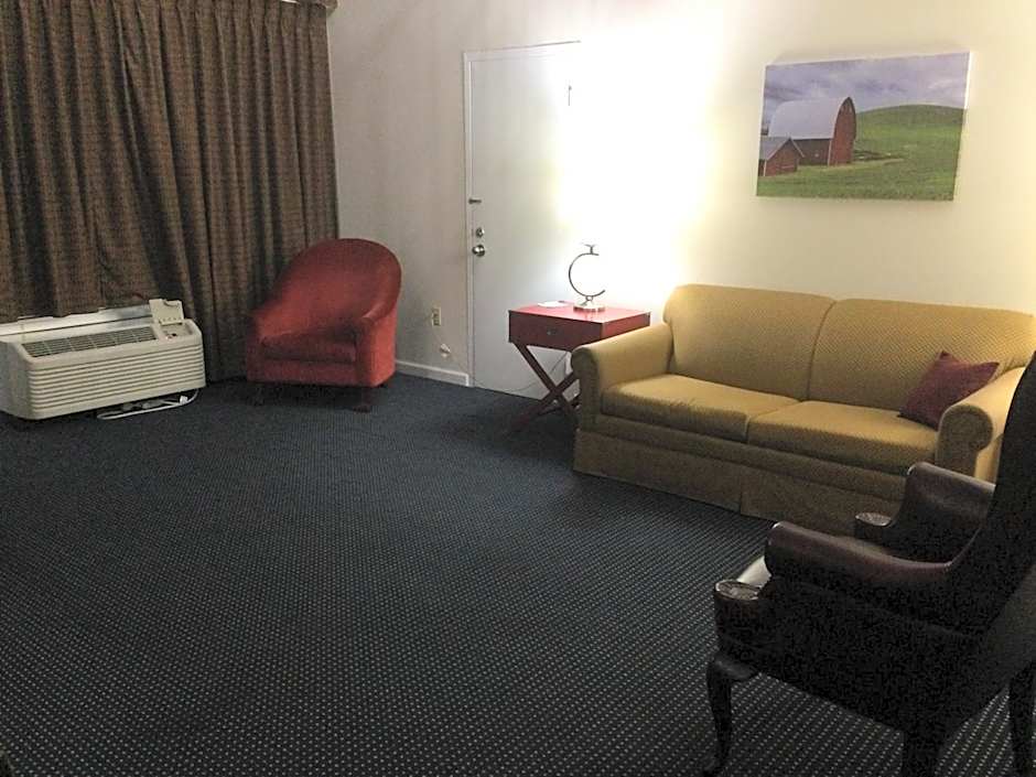 Ramada Hotel & Conference Center by Wyndham Grayling