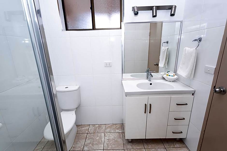 All Travellers Motor Inn