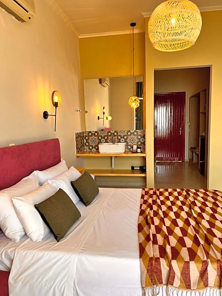 Batelo - Adults Only