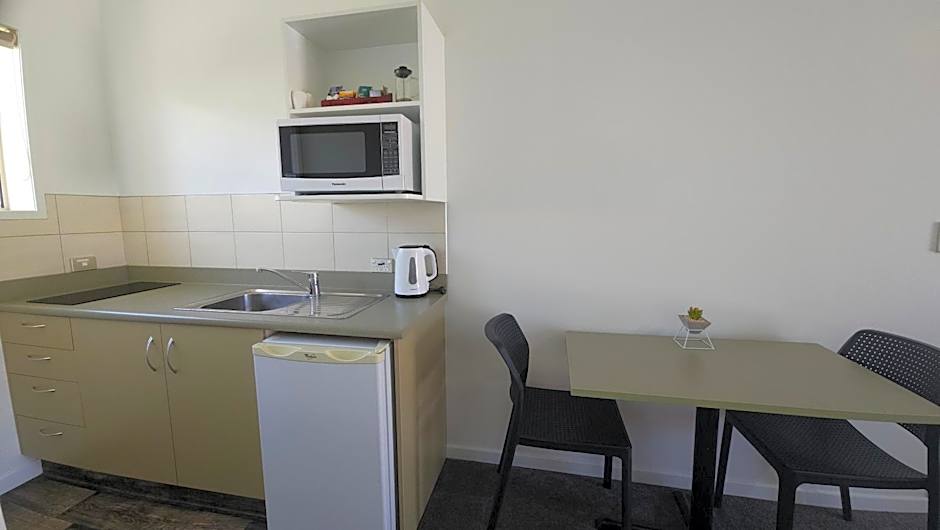 Sierra Motel and Apartments