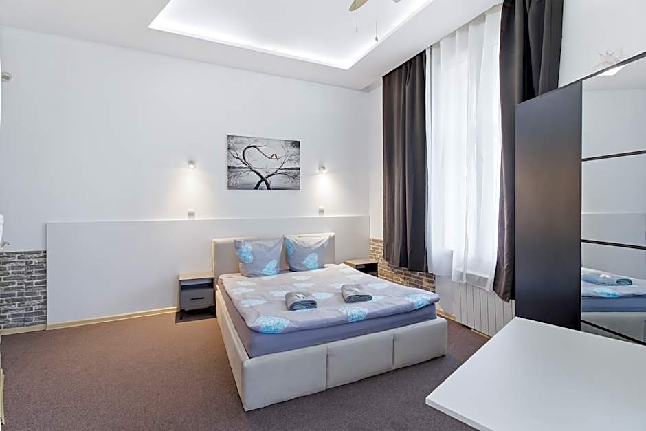 Queen Apartments