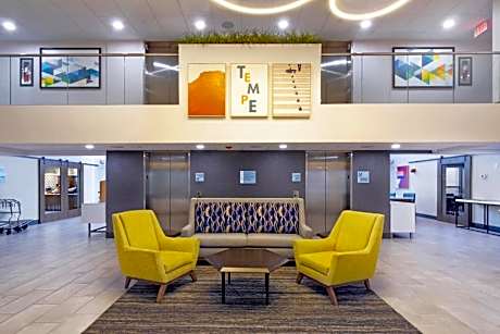 Holiday Inn Express & Suites Phoenix  Tempe By IHG