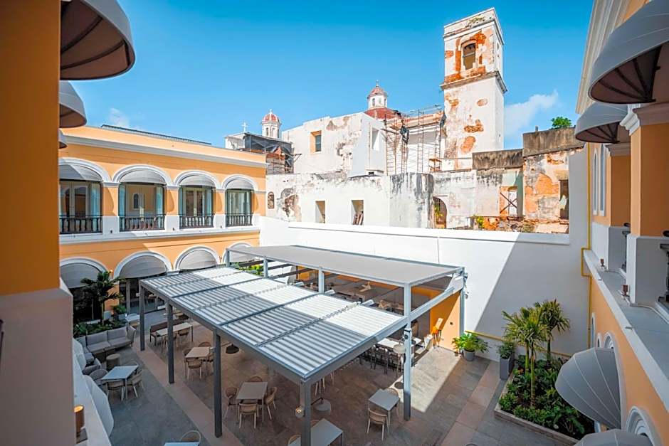Palacio Provincial San Juan, Curio Collection by Hilton