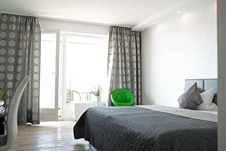 Deluxe Double Room with Balcony and Sea View