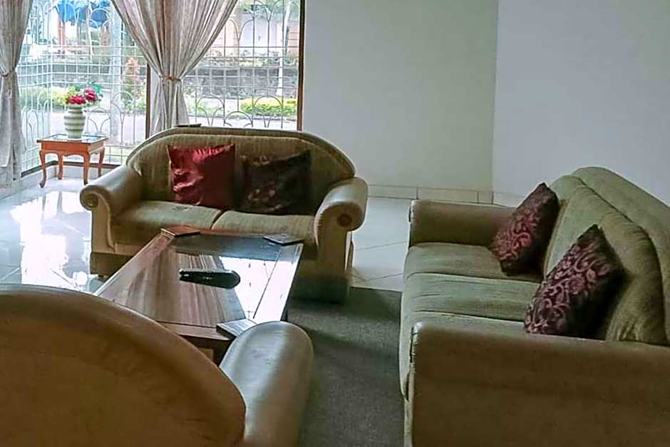 Villa Lotus E06 Syariah RedPartner – Puncak, OH
