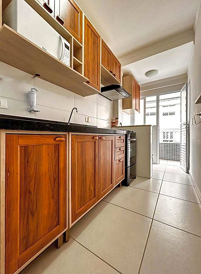 Apto com WiFi a 220m da Praia da Guilhermina SP