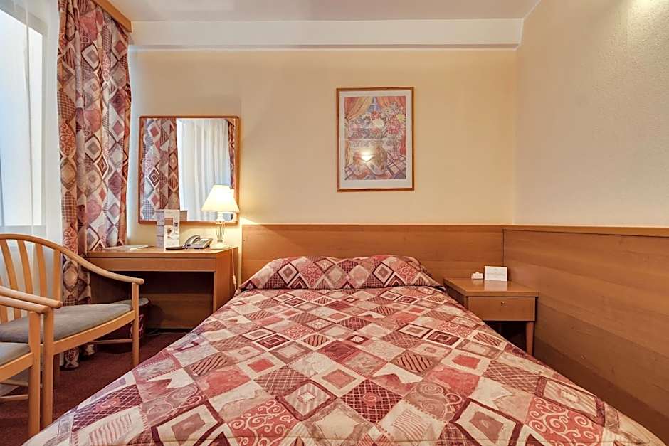 Photo 1 of 4 of Classic Room