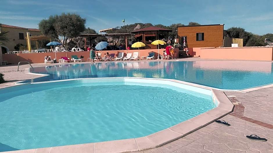 casa mirice in residence con piscina ,wifi,climatizzatore vicino al mare