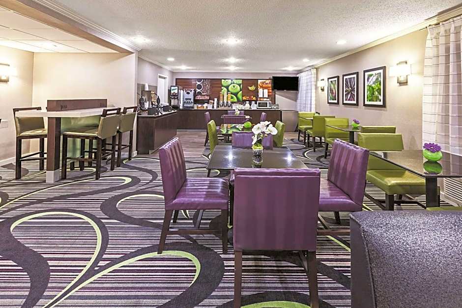 La Quinta Inn & Suites by Wyndham Little Rock North - Mccain Mall