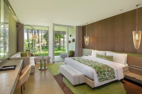 Wonderful Garden Escape, Guest room, 1 King, Balcony