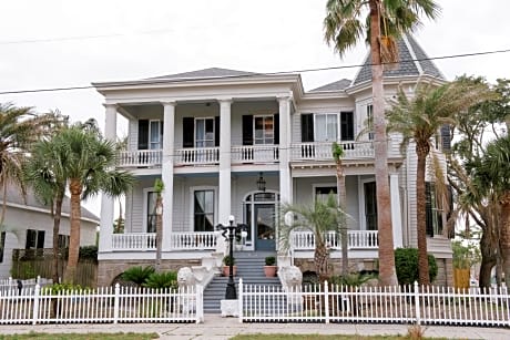 Carr Mansion