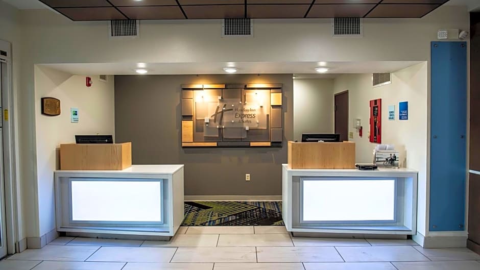 Holiday Inn Express Hotel & Suites Sedalia