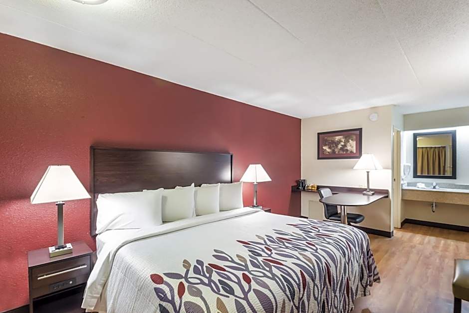 Red Roof Inn Milwaukee Airport