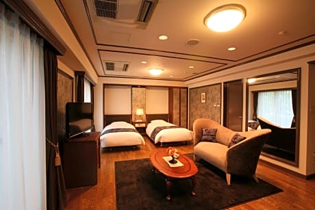 East Building Executive Twin Room - Non-Smoking