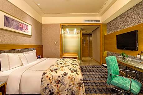 Deluxe King River View