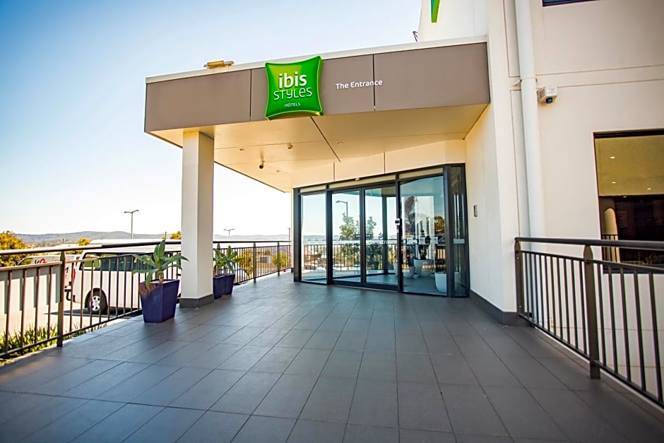 Ibis Styles The Entrance