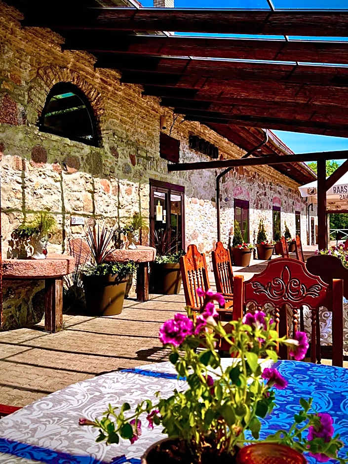 Üksik Rüütel Hotel