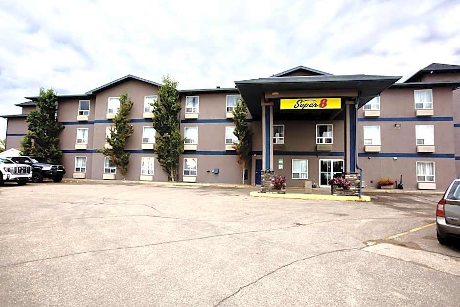 Super 8 by Wyndham Whitecourt