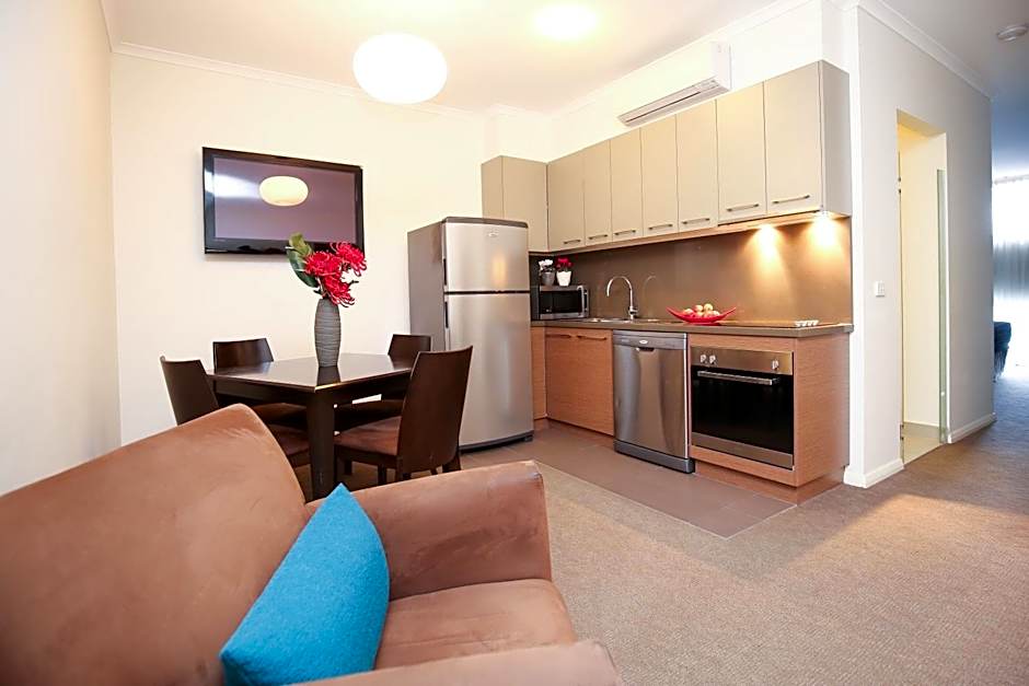 Indulge Apartments - Ontario