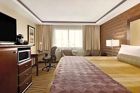 King Room with Walk-in Shower - Non-Smoking