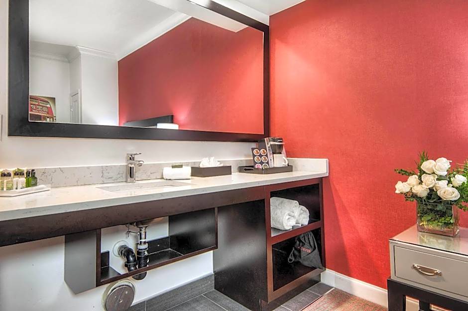 Aggie Inn, an Ascend Collection Hotel