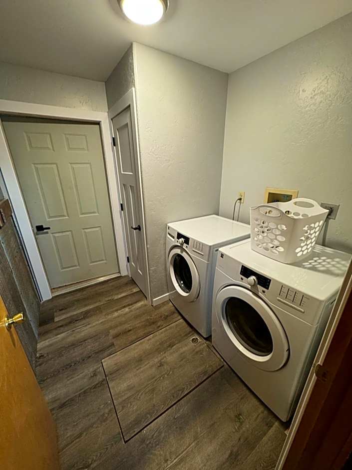 Sportsman Lodge Melrose MT