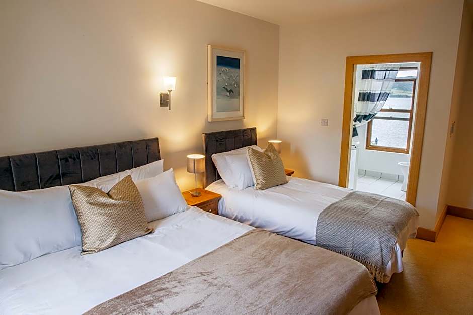 The Waters Edge Hotel