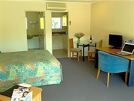 Studio Suite Queen Bed