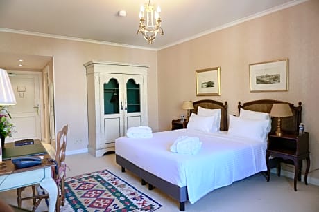 Classic Twin Room