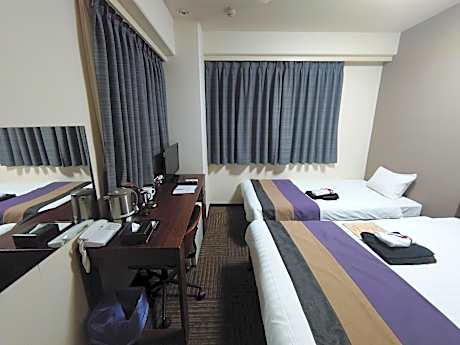 Twin Room - Non-Smoking