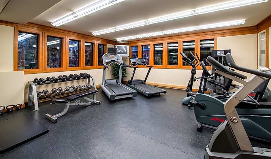 Whistler Village Inn & Suites