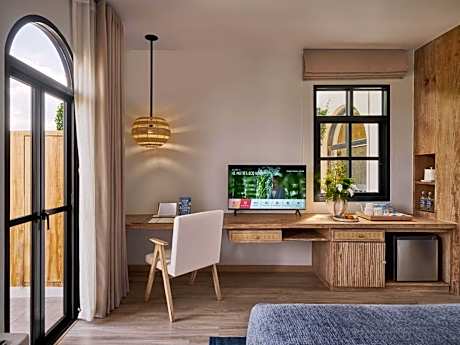 King Room with Mountain View