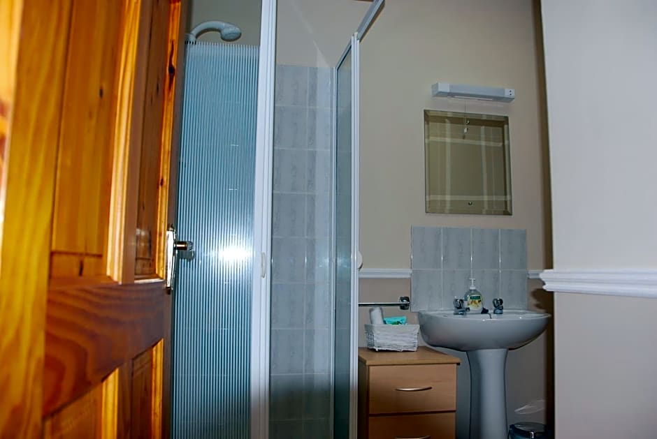 Kemar House post code F26RR28