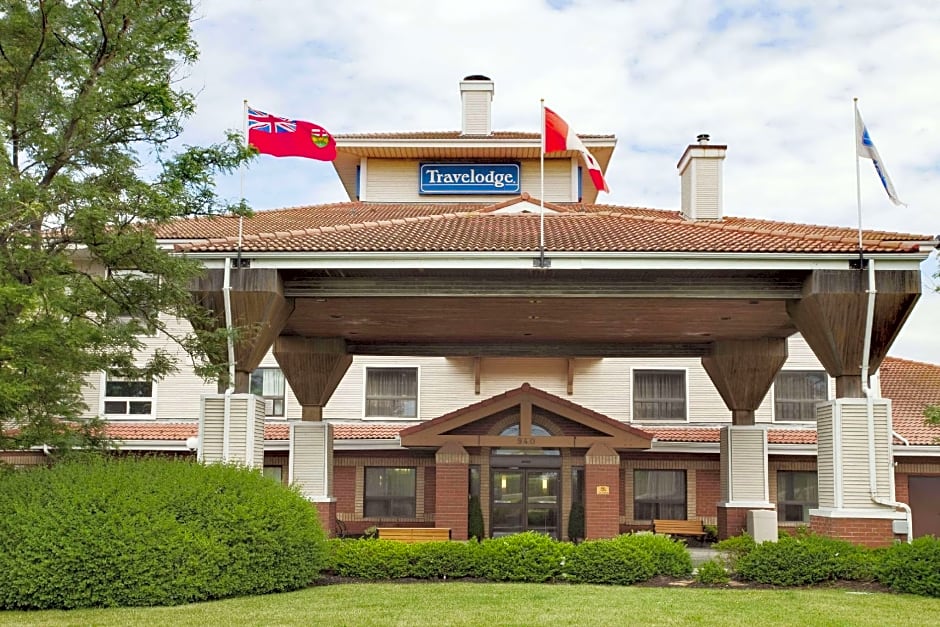 Travelodge by Wyndham Oshawa Whitby