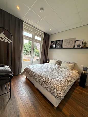 Two-Bedroom Deluxe Apartment with Balcony