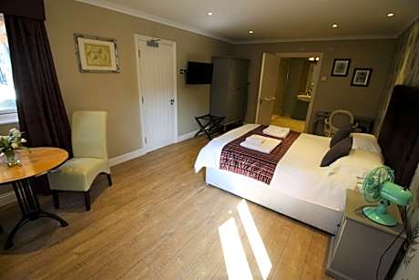 Double Room with Private Bathroom