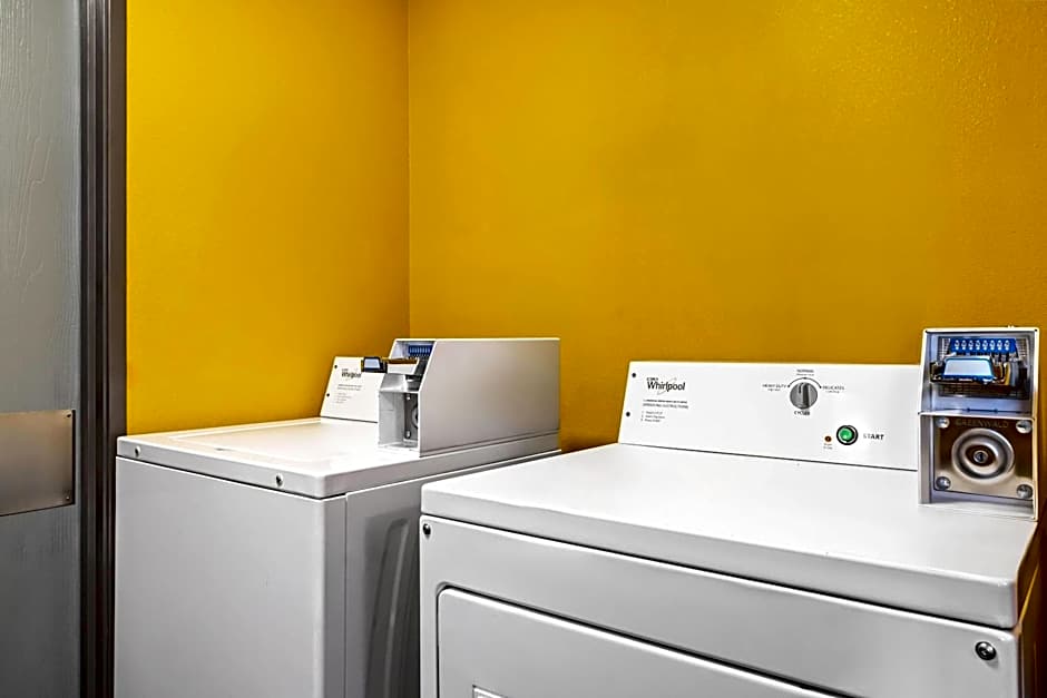 Days Inn by Wyndham Black River Falls