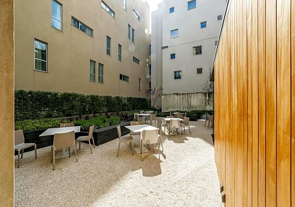 Moov Hotel Porto Centro